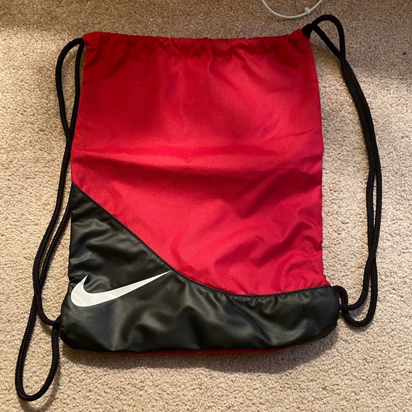 red nike drawstring bag